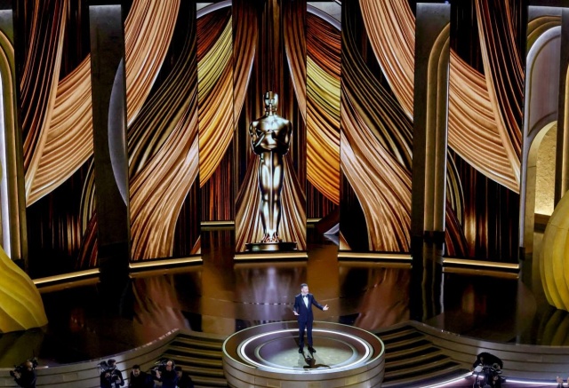 7 статуэток – «Оппенгеймеру»: в Лос-Анджелесе вручили главную кинопремию «Оскар»