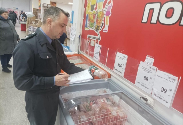 Массовые проверки проходят в красноярских магазинах «Светофор» семьи Шнайдер