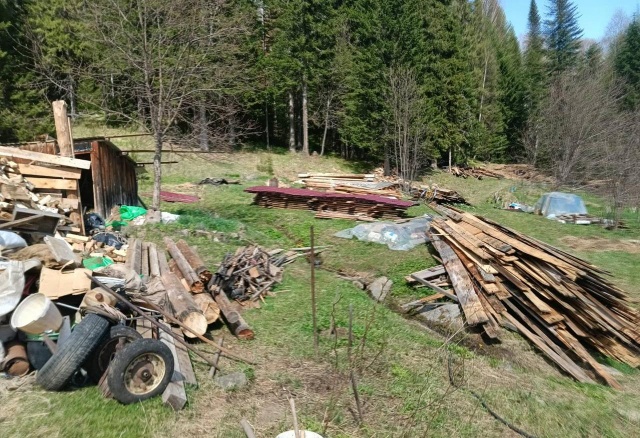 Дома последователей общины Виссариона начали сносить: Минлесхоз расторг аренду с владельцами жилья через суд