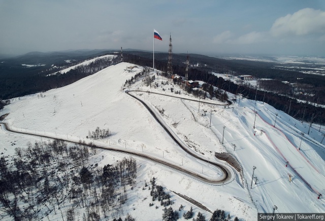 Поставщик флагов на Николаевскую сопку отказался от контракта с ТИЦ