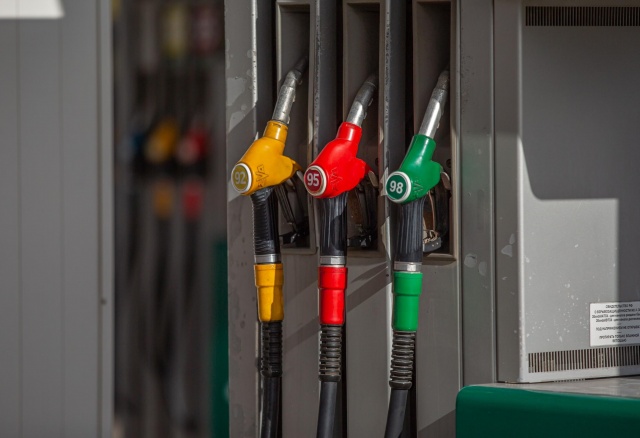 Бензин подорожал на 2 рубля за неделю в Красноярске