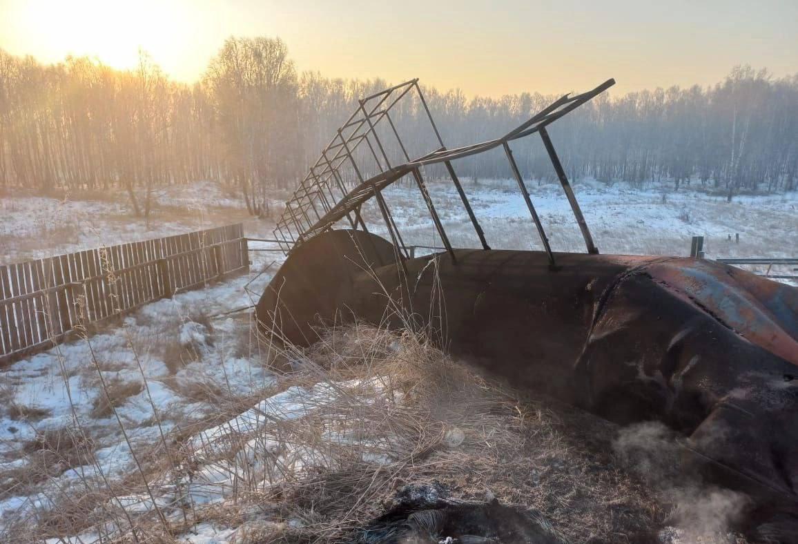 20 домов остались без воды из-за обрушения водонапорной башни в селе  Красноярского края