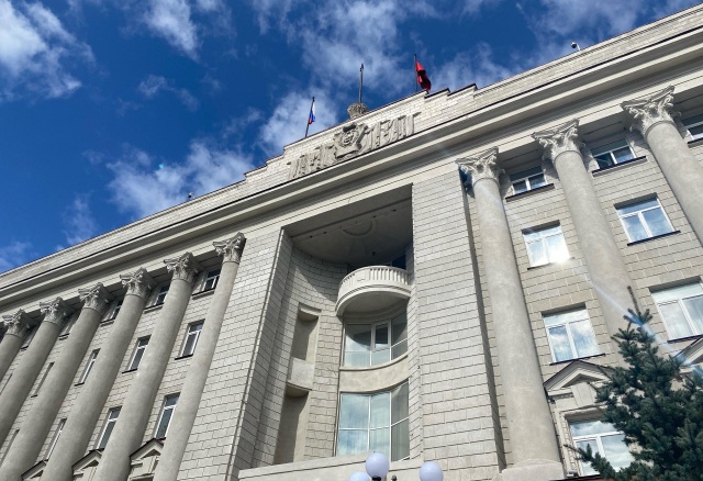 Более 2,5 млрд рублей выделят на работу губернатора и правительства Красноярского края