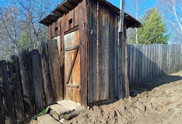 Родила в уличный туалет: жительнице Красноярского края дали 1,5 года тюрьмы за убийство ребенка