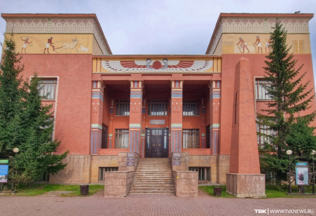 В красноярском краеведческом музее отремонтируют окна почти за 115 млн рублей: их вернут в исторический вид В красноярском краеведческом музее отремонтируют окна почти за 115 млн рублей: их вернут в исторический вид