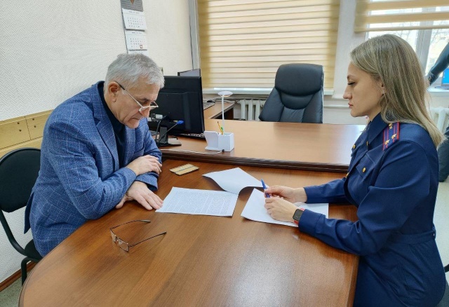 Советника мэра Красноярска задержали по подозрению в превышении полномочий