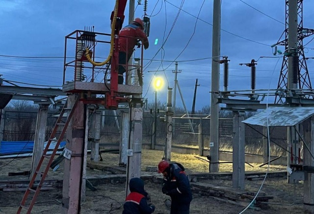 Почти 200 населенных пунктов Красноярского края остаются без света после урагана