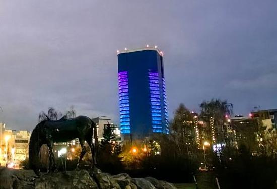 Стеклянный небоскреб в центре Красноярска не разрешили достраивать