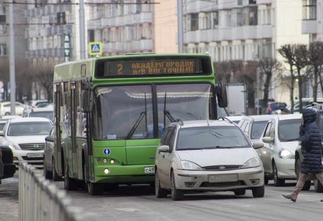 Зачем у автобусов в аэропорту закрыты колеса