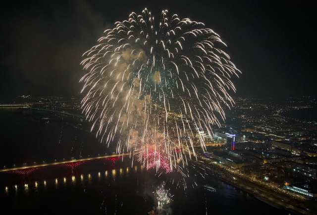В Красноярске отменили фейерверк и крупные новогодние мероприятия