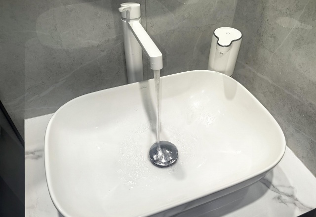 Плановое отключение холодной воды отменили в двух районах Красноярска