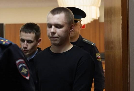 Осужденного за сожжение Корана Никиту Журавеля приговорили к 13,5 годам колонии по делу о госизмене