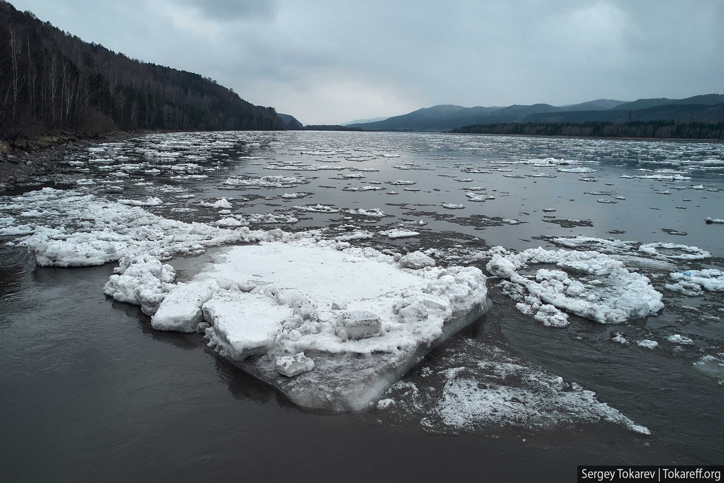 Арктика лед тронулся. Ледоход в Дудинке. Лед тронулся.