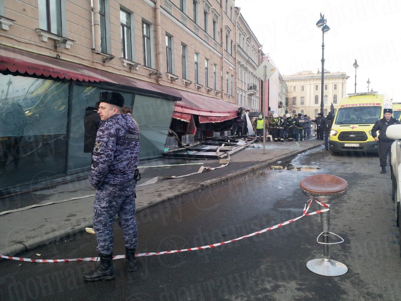 Группа пикник не пострадала в теракте. Взрыв в Петербурге Университетская. Взрыв в кафе в Санкт-Петербурге. Взорвали кафе в Санкт-Петербурге 2 апреля.