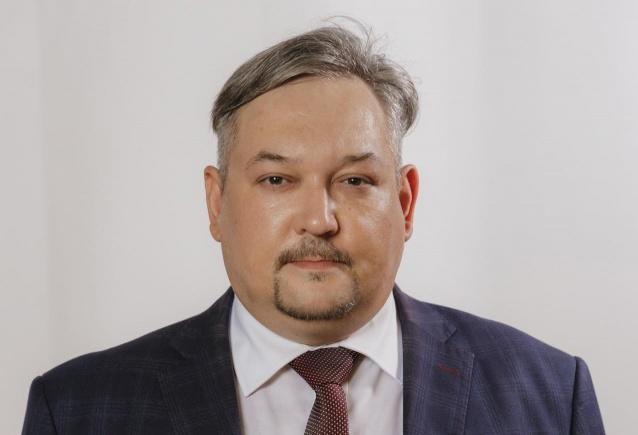 Экс-главврачу Краснотуранской больницы назначили штраф в 40 тысяч за поездки «за счет заведения»