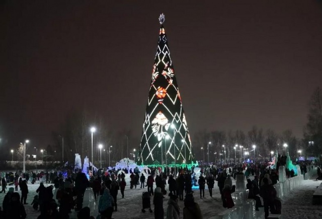 В Красноярске ищут подрядчика для установки главной городской елки за 16 млн рублей