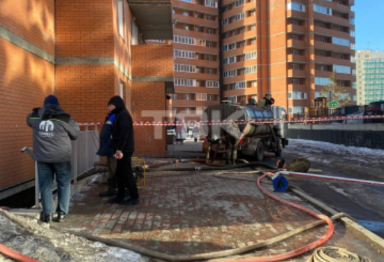 «Воды у нас нет»: в доме на Калинина в Красноярске до сих пор не устранили поломку «Воды у нас нет»: в доме на Калинина в Красноярске до сих пор не устранили поломку